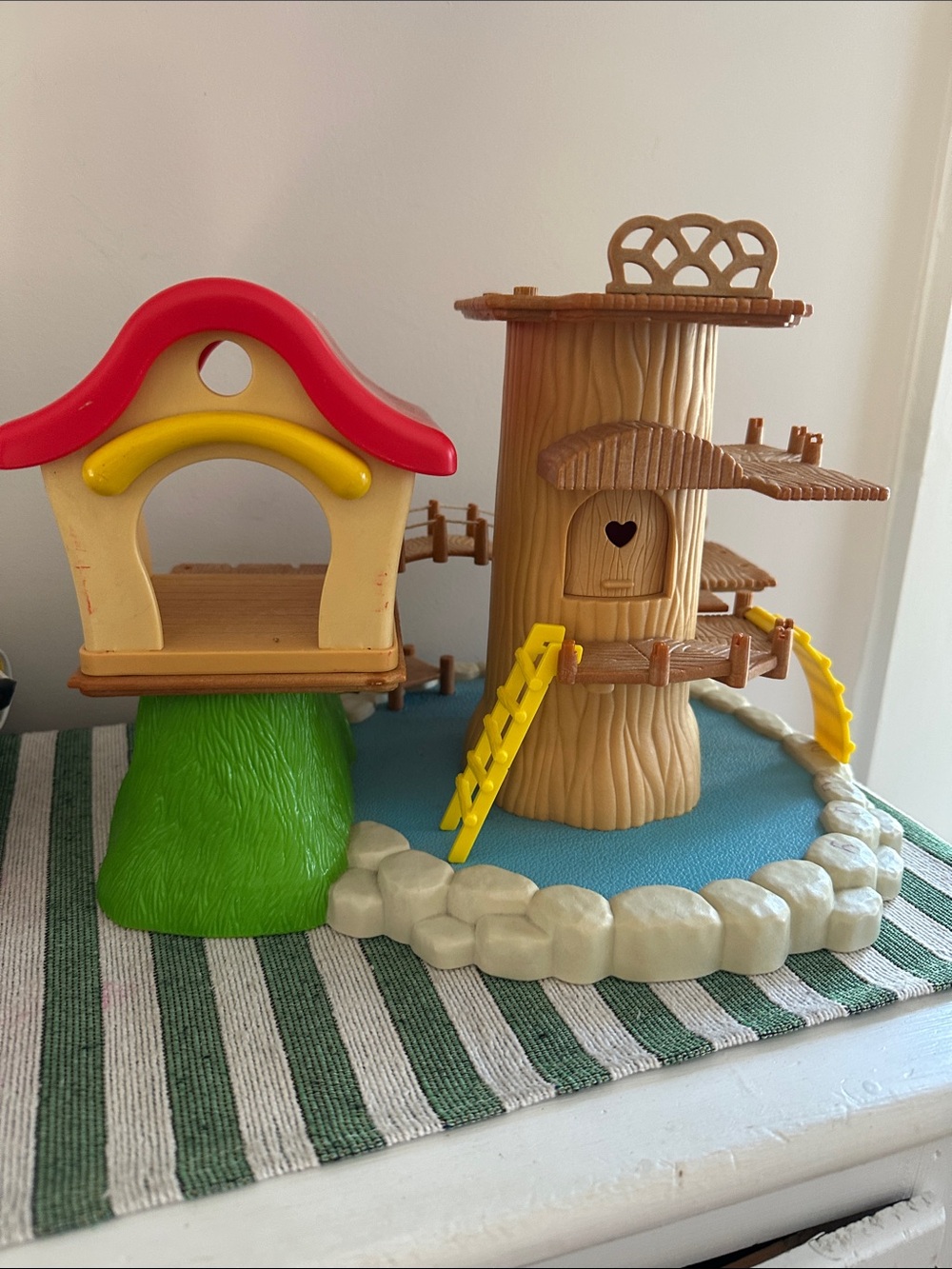 Children's Treehouse Playset Action Figure Accessory - Red, Yellow, Green